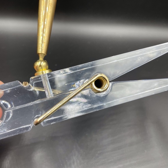 Vintage Plastic/Acrylic Clothespin Pen Note Holder - Picture 5 of 11